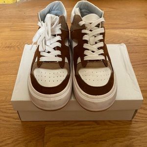 Brown Mid high shoes